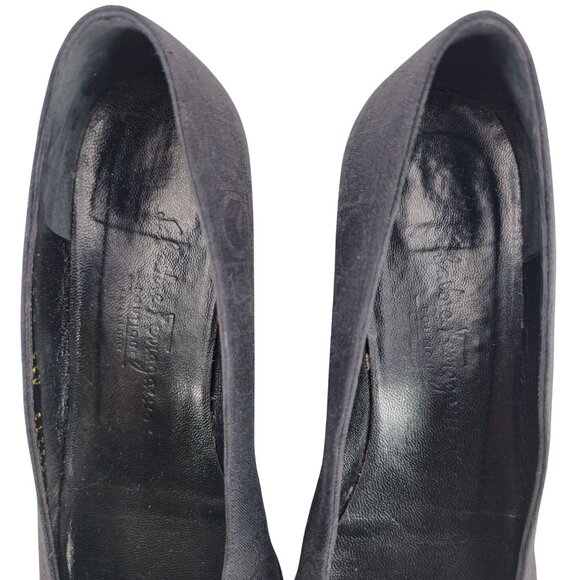 Salvatore Ferragamo Italy Womens 8AA Black Signature Gancini Dress Shoe Pumps - Picture 8 of 11